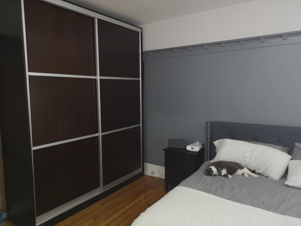 Room With King Bed In Shared 3 Bedroom Downtown Montréal Exterior foto
